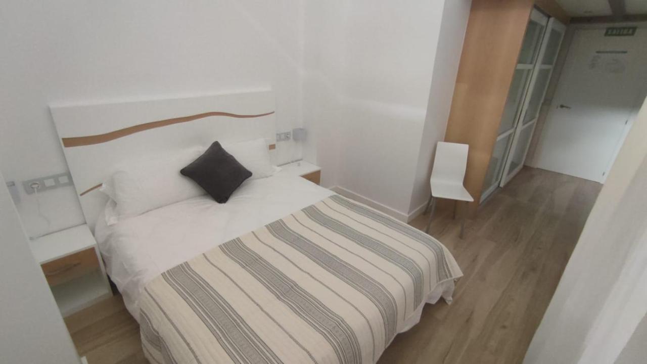 Vivienda Turistica Los Robles Tudela Exterior photo