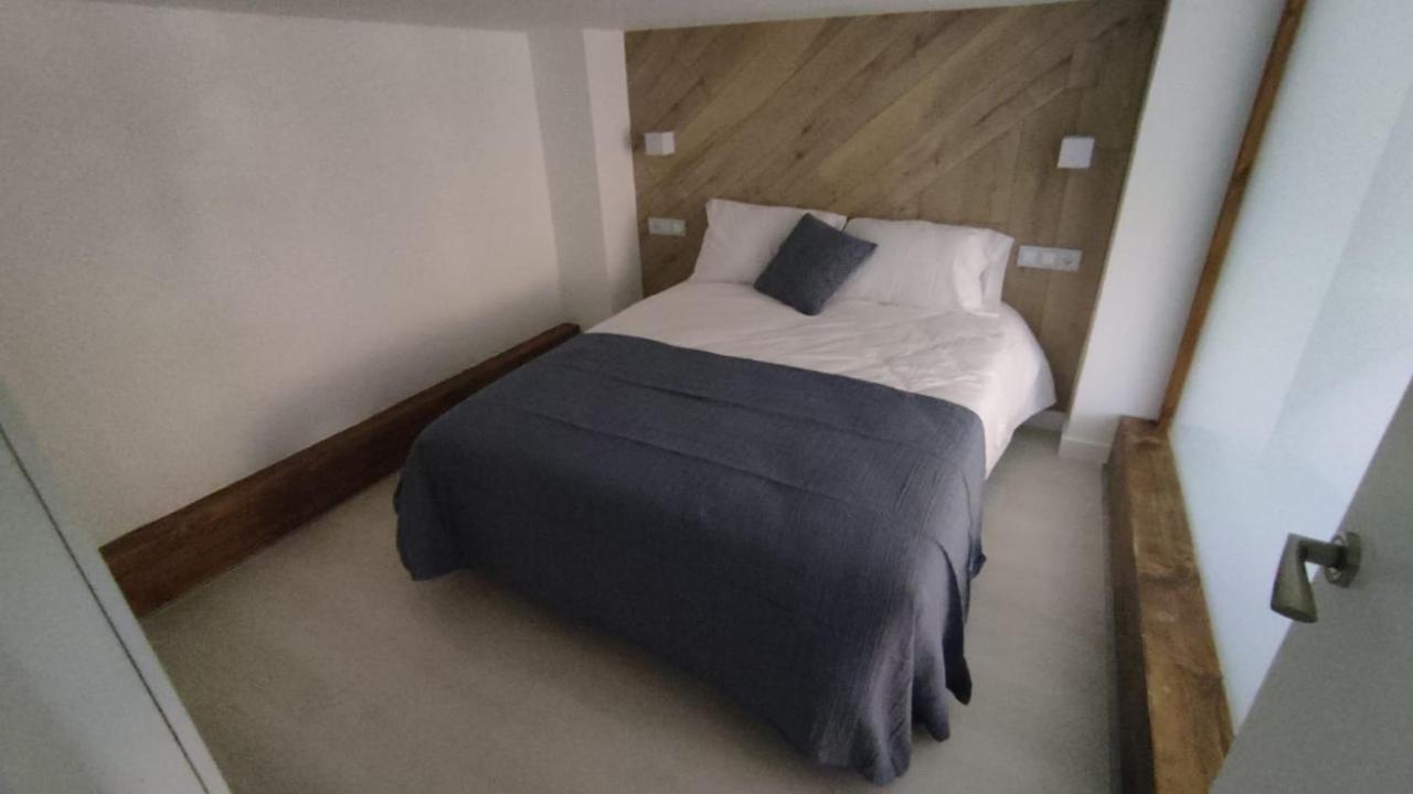 Vivienda Turistica Los Robles Tudela Exterior photo